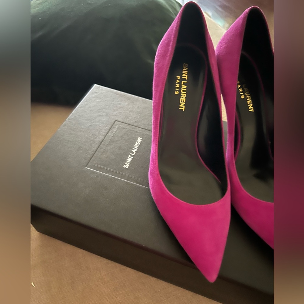Saint Lauren heels used just once